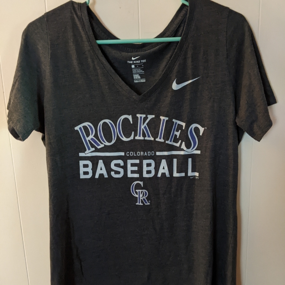 Women's The Nike Tee Colorado Rockies T-Shirt Large Gray